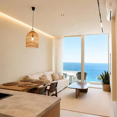 Azure Coastal Jacuzzi * Vlorë