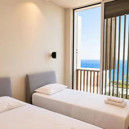 بيت للعطل Azure Coastal Jacuzzi فلورا