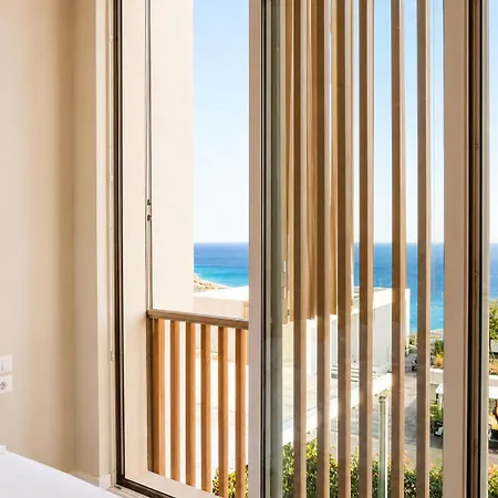 Azure Coastal Jacuzzi Feriehus Vlorë