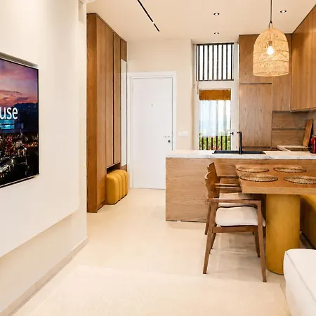 بيت للعطل Azure Coastal Jacuzzi فلورا