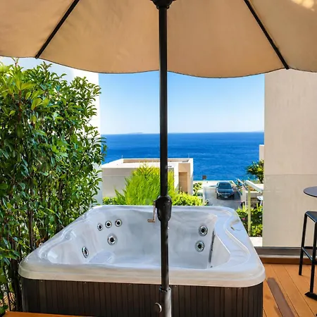 بيت للعطل Azure Coastal Jacuzzi فلورا